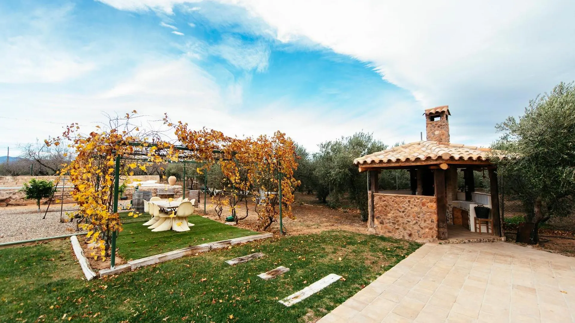 Casa Hostalets - Renovated Casa In The Middle Of The Olive Trees Near The Beach Riudoms 0*,  Espanha